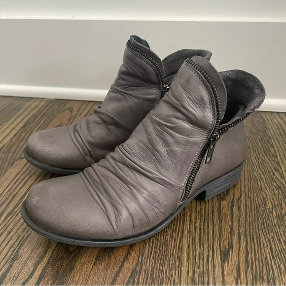 Miz Mooz Luna gray ruched leather ankle boots size 6.5 - Picture 4 of 9